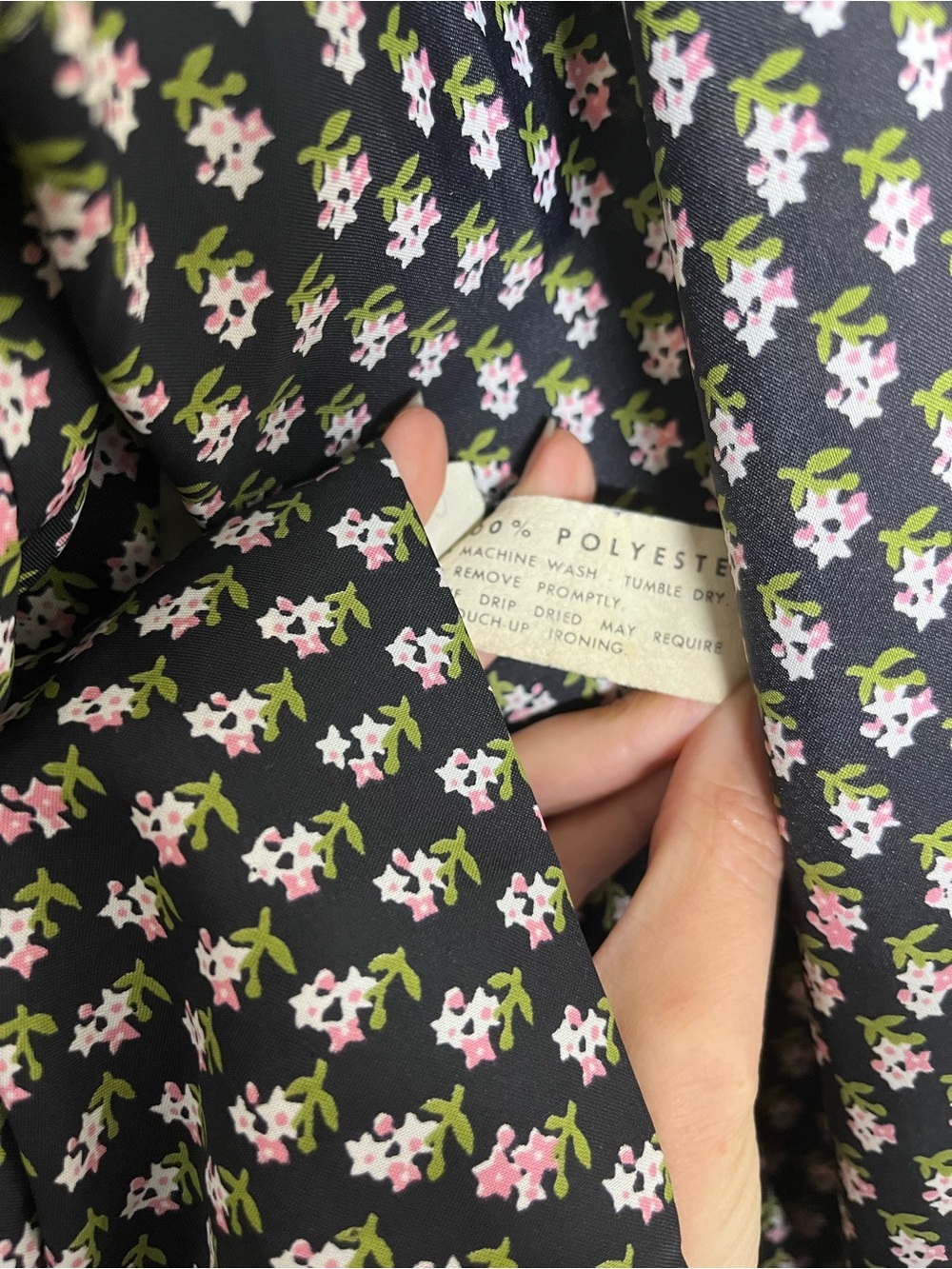 VINTAGE Saks Fifth Avenue Union Made Floral Ruffle Blouse Dark Academia Size 12 - Picture 12 of 14